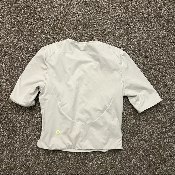 Lululemon t shirt - Picture 2 of 2